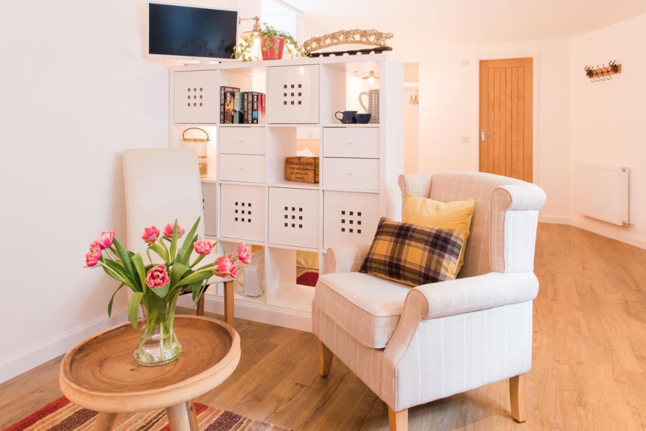 The Merryburn - Rooms And Courtyard Studios Dunkeld Esterno foto